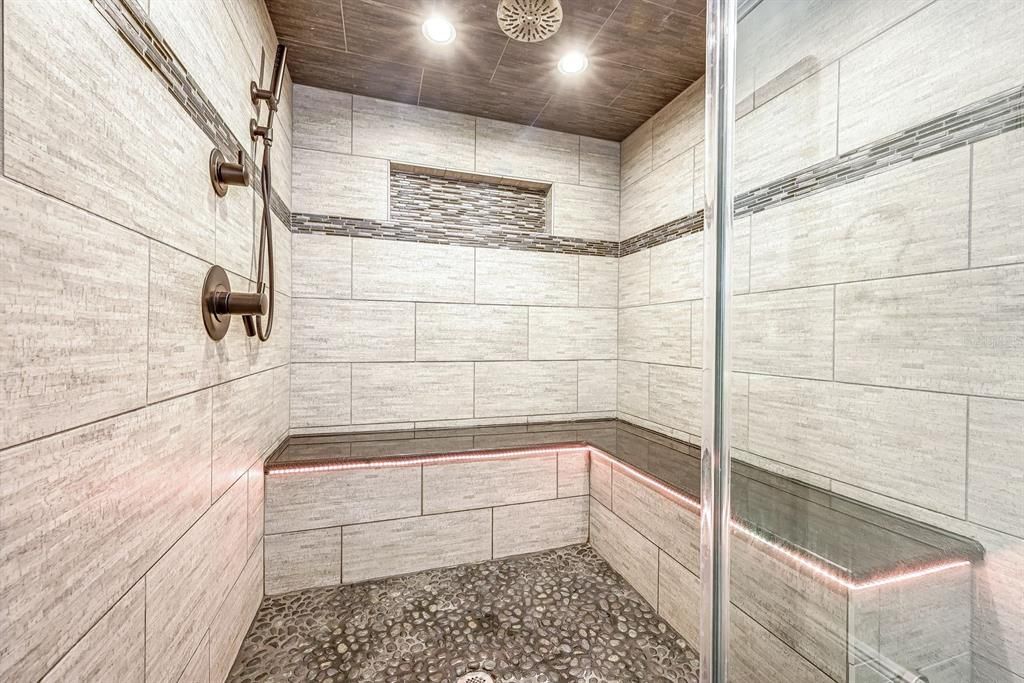 For Sale: $795,000 (3 beds, 2 baths, 2222 Square Feet)