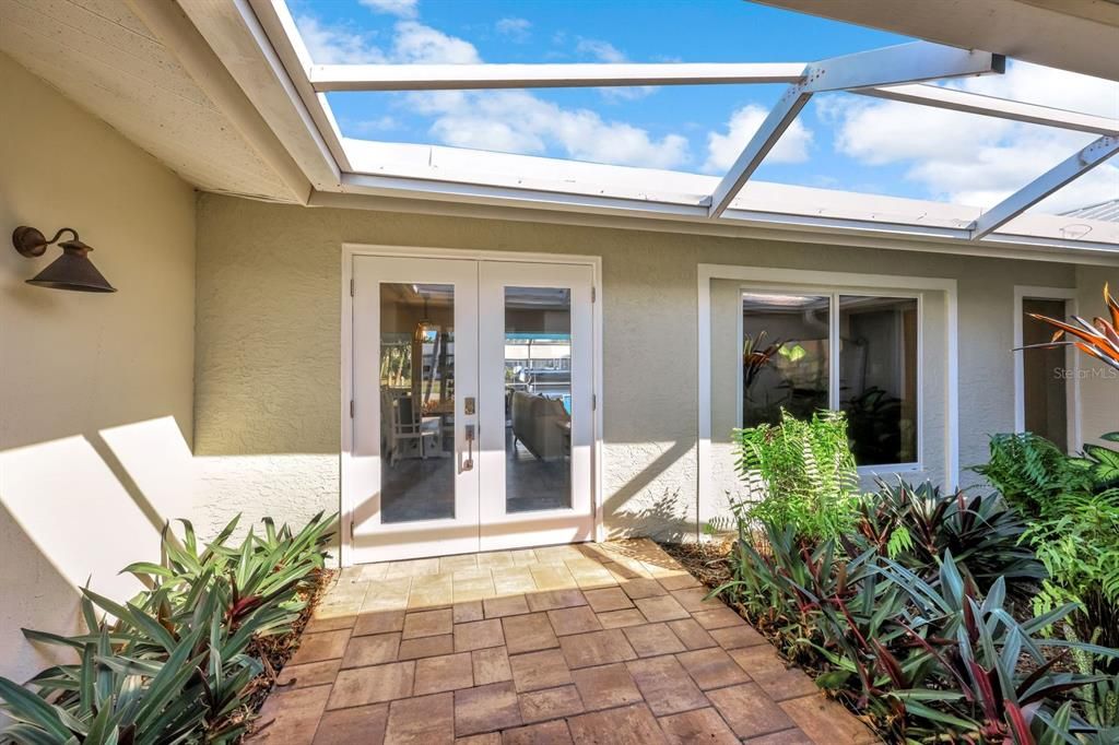 For Sale: $795,000 (3 beds, 2 baths, 2222 Square Feet)