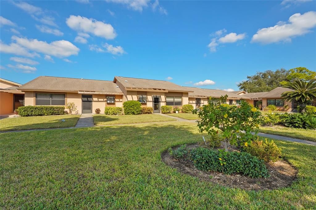 Под контрактом: $250,000 (2 спален, 2 ванн, 1068 Квадратных фут)