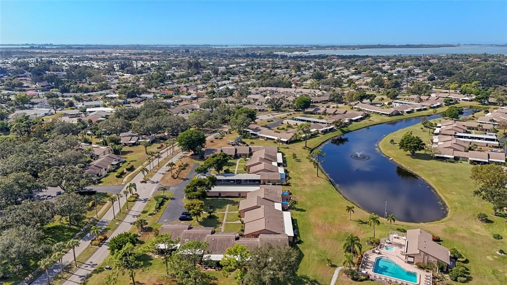 Под контрактом: $250,000 (2 спален, 2 ванн, 1068 Квадратных фут)