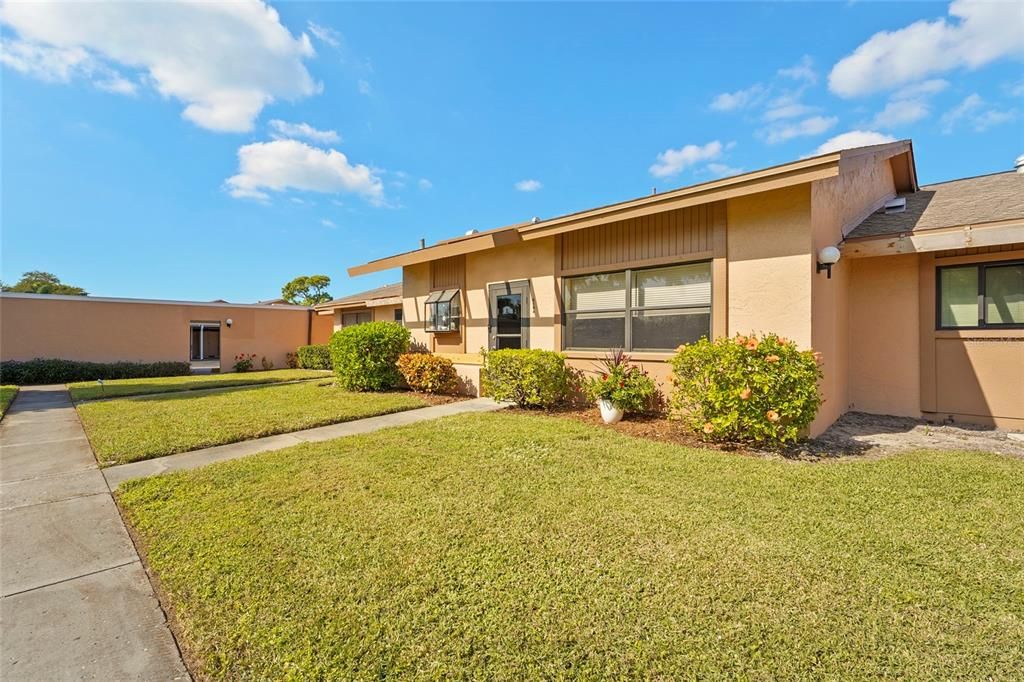 Под контрактом: $250,000 (2 спален, 2 ванн, 1068 Квадратных фут)