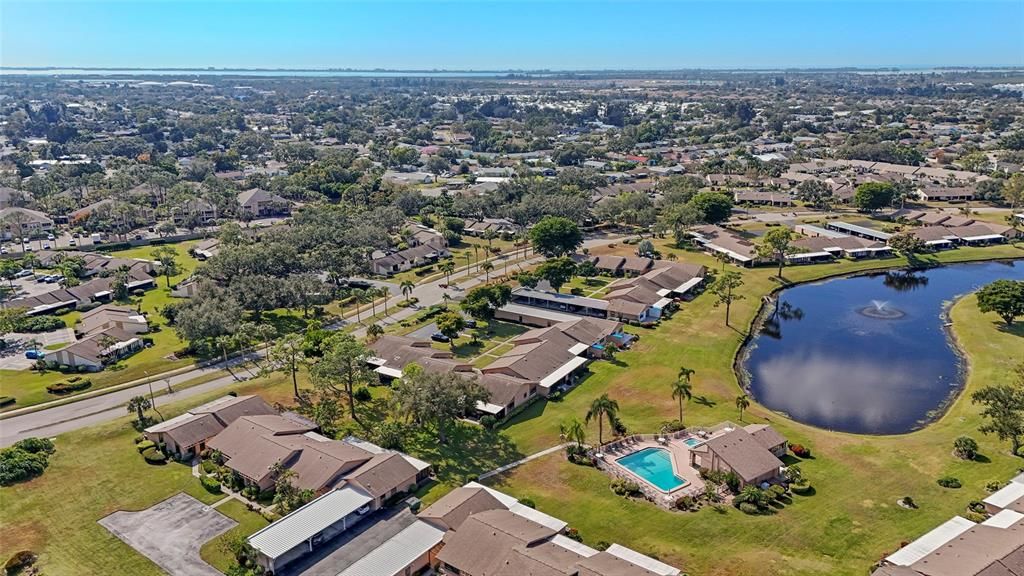 Под контрактом: $250,000 (2 спален, 2 ванн, 1068 Квадратных фут)