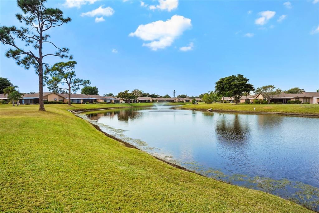 Под контрактом: $250,000 (2 спален, 2 ванн, 1068 Квадратных фут)