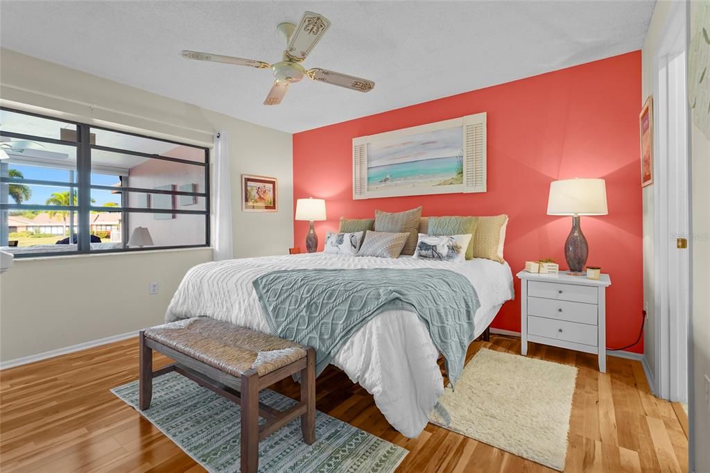 Под контрактом: $250,000 (2 спален, 2 ванн, 1068 Квадратных фут)