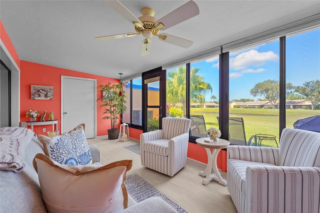 Под контрактом: $250,000 (2 спален, 2 ванн, 1068 Квадратных фут)