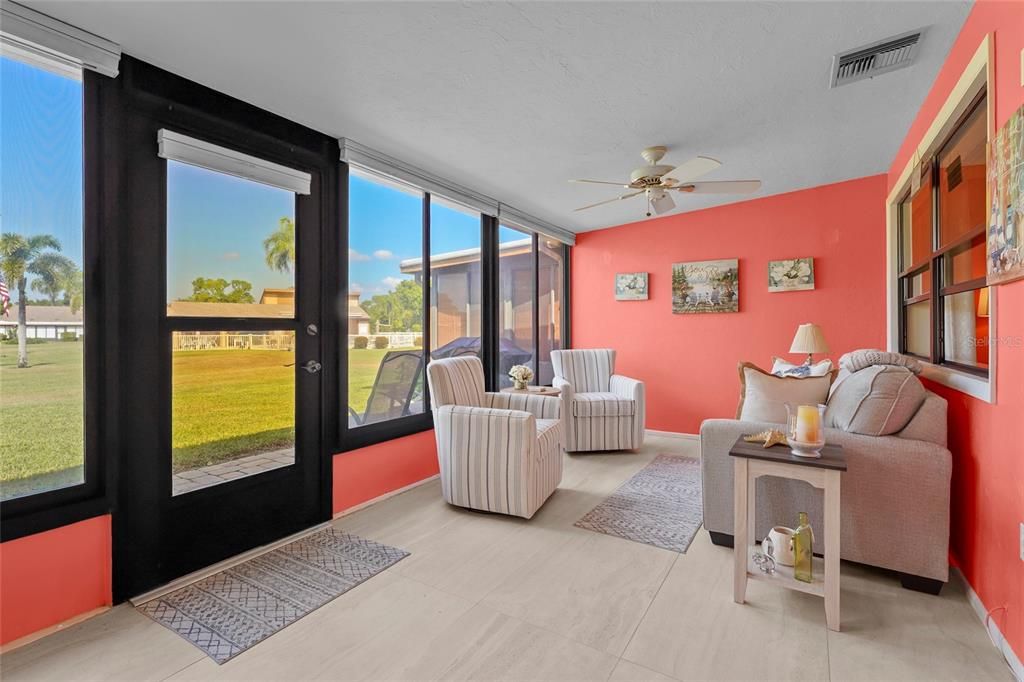 Под контрактом: $250,000 (2 спален, 2 ванн, 1068 Квадратных фут)