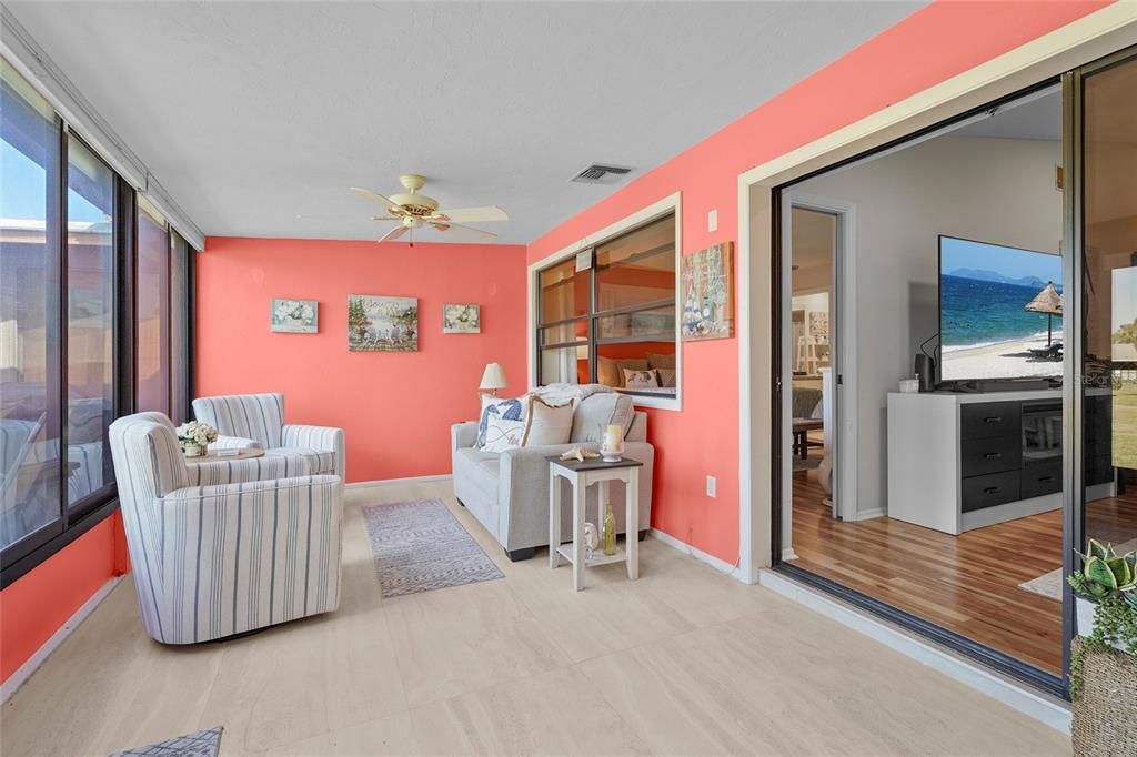 Под контрактом: $250,000 (2 спален, 2 ванн, 1068 Квадратных фут)