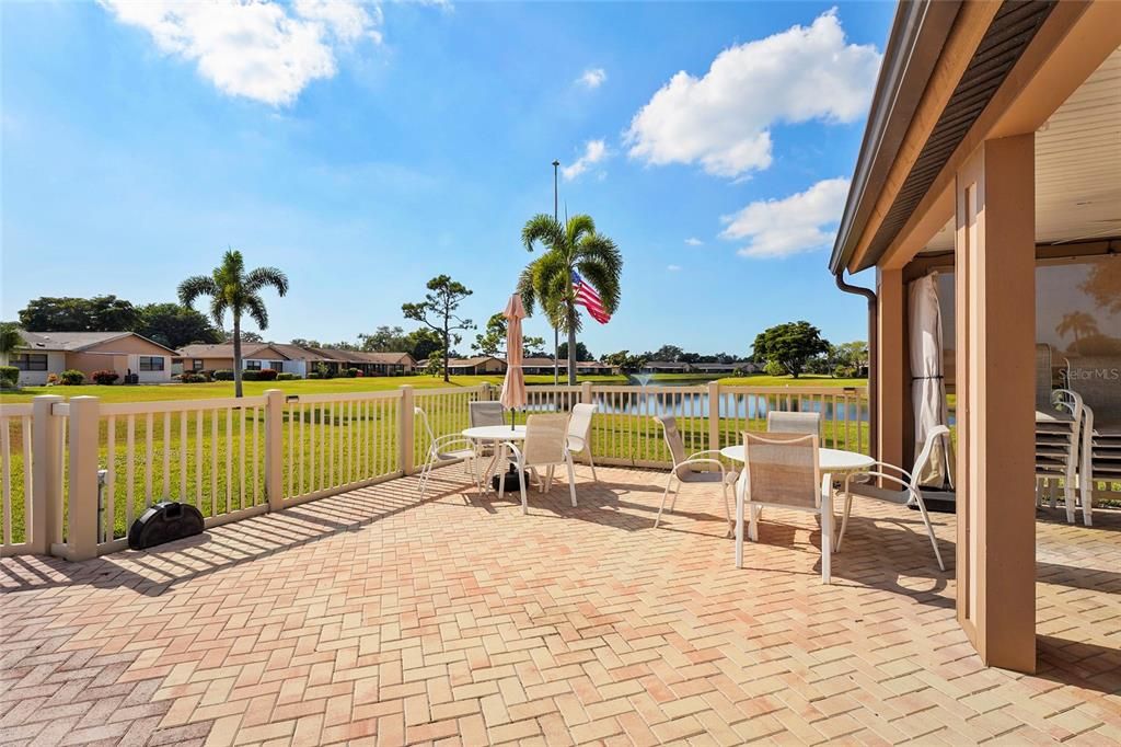 Под контрактом: $250,000 (2 спален, 2 ванн, 1068 Квадратных фут)