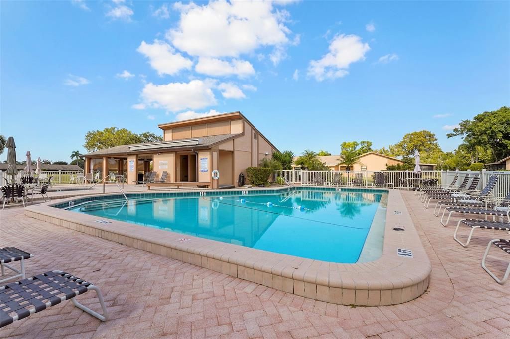 Под контрактом: $250,000 (2 спален, 2 ванн, 1068 Квадратных фут)