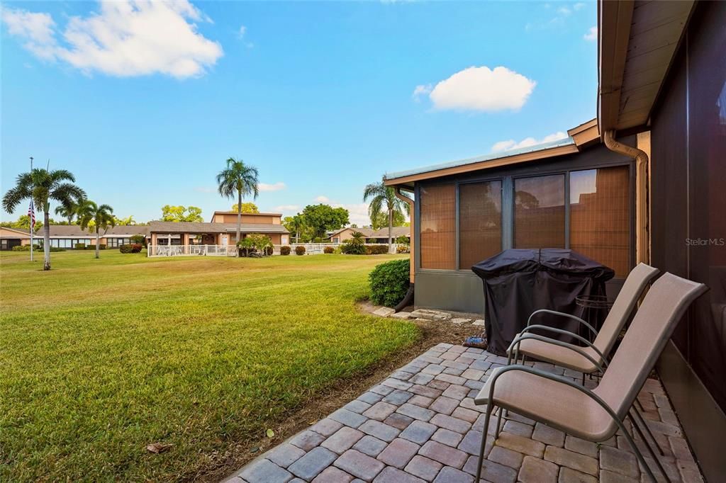 Под контрактом: $250,000 (2 спален, 2 ванн, 1068 Квадратных фут)