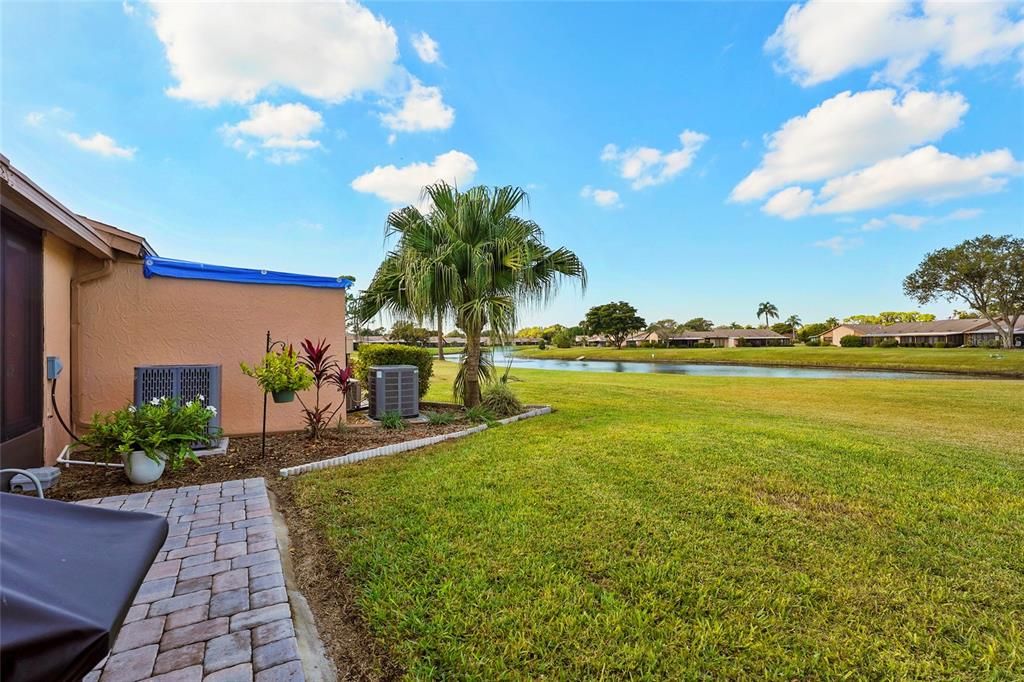 Под контрактом: $250,000 (2 спален, 2 ванн, 1068 Квадратных фут)