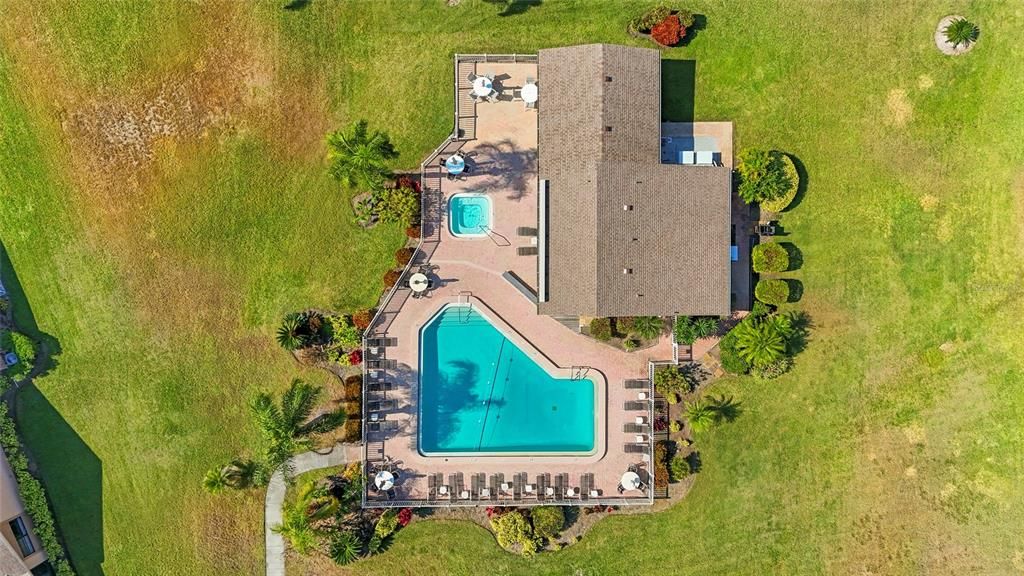 Под контрактом: $250,000 (2 спален, 2 ванн, 1068 Квадратных фут)