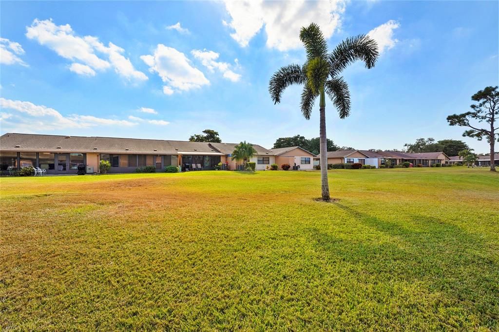 Под контрактом: $250,000 (2 спален, 2 ванн, 1068 Квадратных фут)