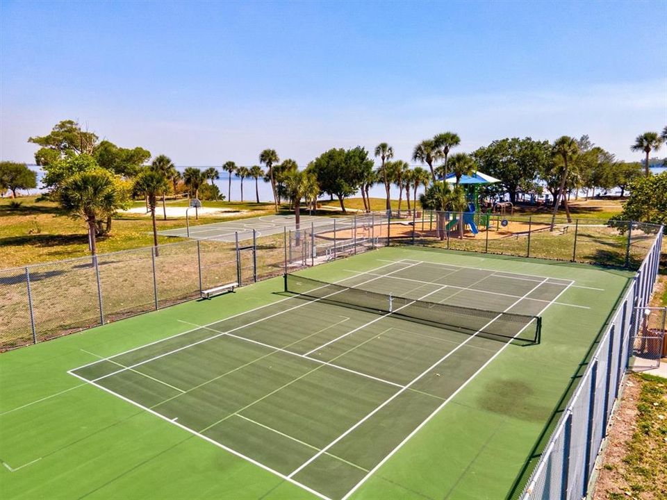 For Sale: $849,000 (4 beds, 3 baths, 2428 Square Feet)