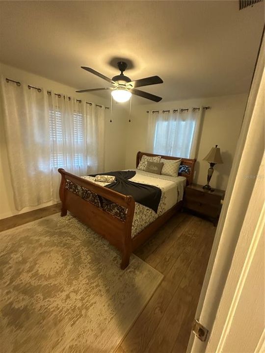 Под контрактом: $289,000 (2 спален, 1 ванн, 936 Квадратных фут)