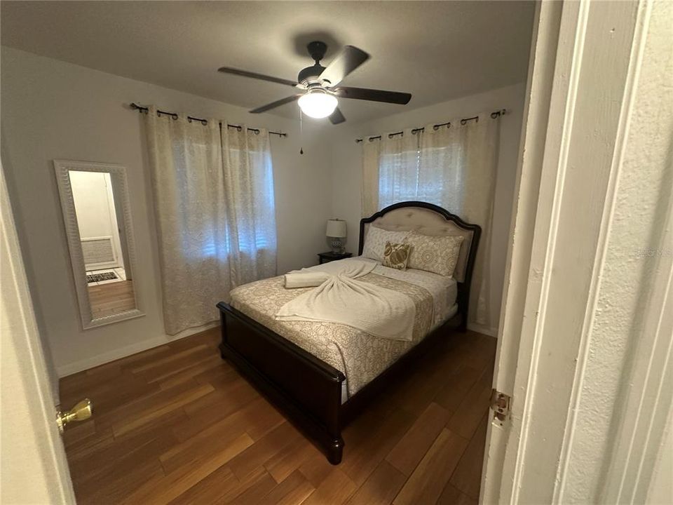 Под контрактом: $289,000 (2 спален, 1 ванн, 936 Квадратных фут)