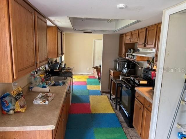 合同活跃: $199,000 (3 贝兹, 2 浴室, 1280 平方英尺)