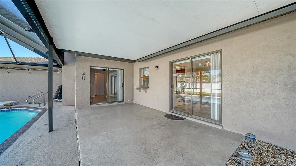 合同活跃: $425,000 (3 贝兹, 2 浴室, 1542 平方英尺)