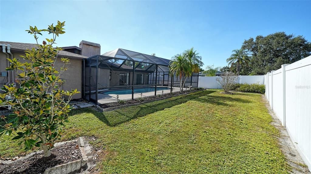 合同活跃: $425,000 (3 贝兹, 2 浴室, 1542 平方英尺)