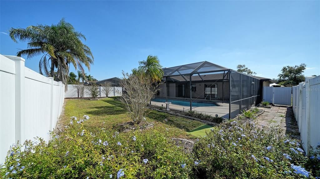 合同活跃: $425,000 (3 贝兹, 2 浴室, 1542 平方英尺)