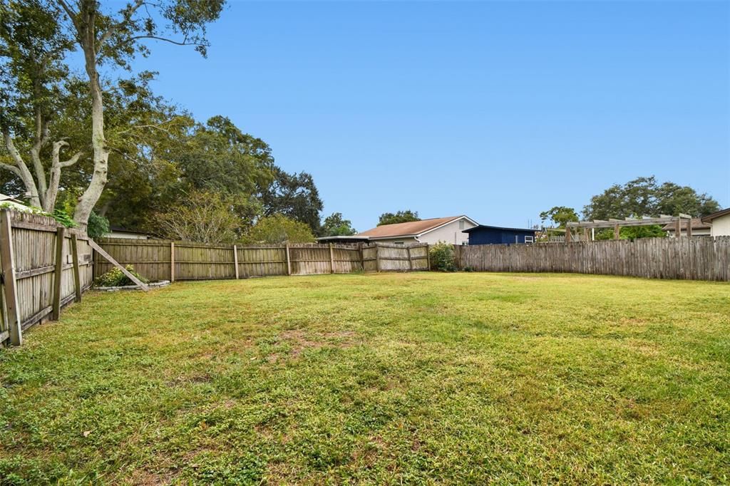 Active With Contract: $339,000 (2 beds, 2 baths, 948 Square Feet)