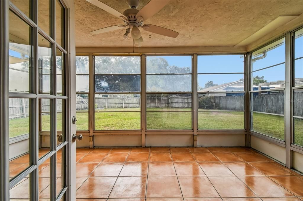 Active With Contract: $339,000 (2 beds, 2 baths, 948 Square Feet)