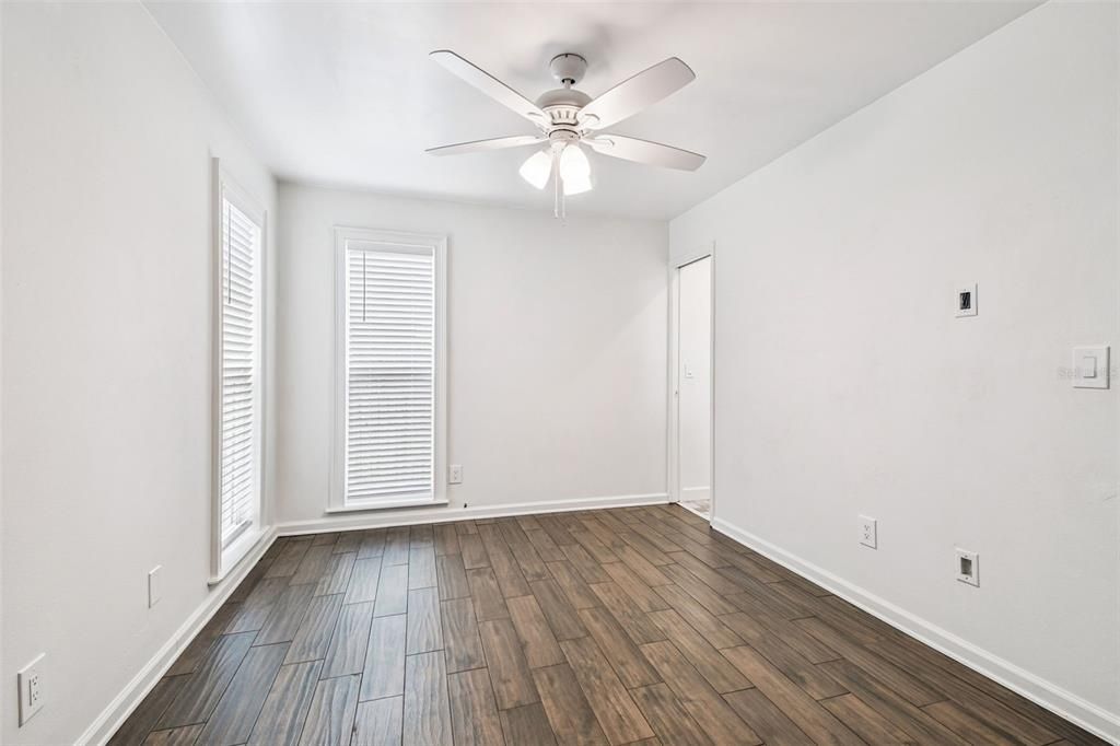 Active With Contract: $339,000 (2 beds, 2 baths, 948 Square Feet)