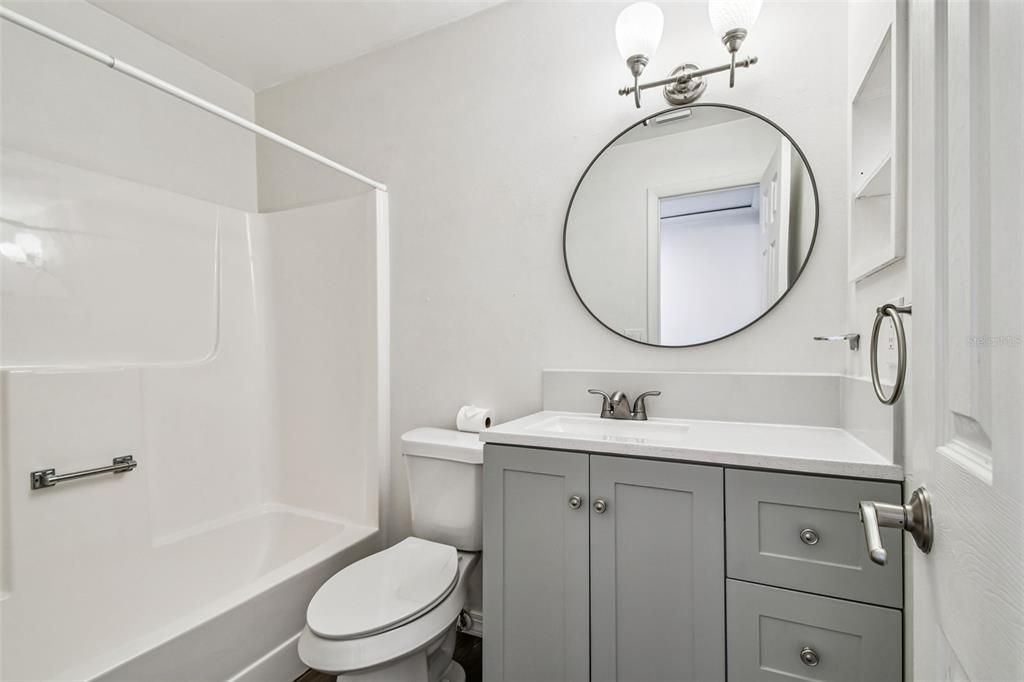 Active With Contract: $339,000 (2 beds, 2 baths, 948 Square Feet)