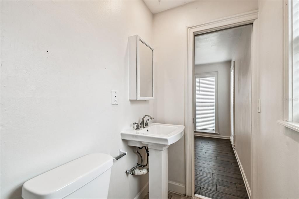 Active With Contract: $339,000 (2 beds, 2 baths, 948 Square Feet)