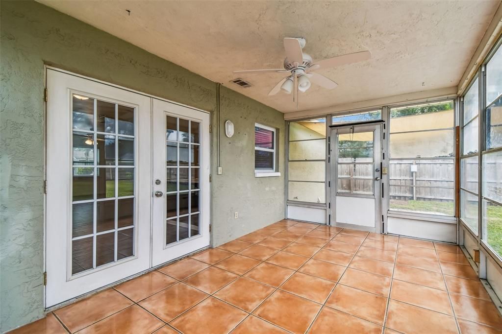 Active With Contract: $339,000 (2 beds, 2 baths, 948 Square Feet)