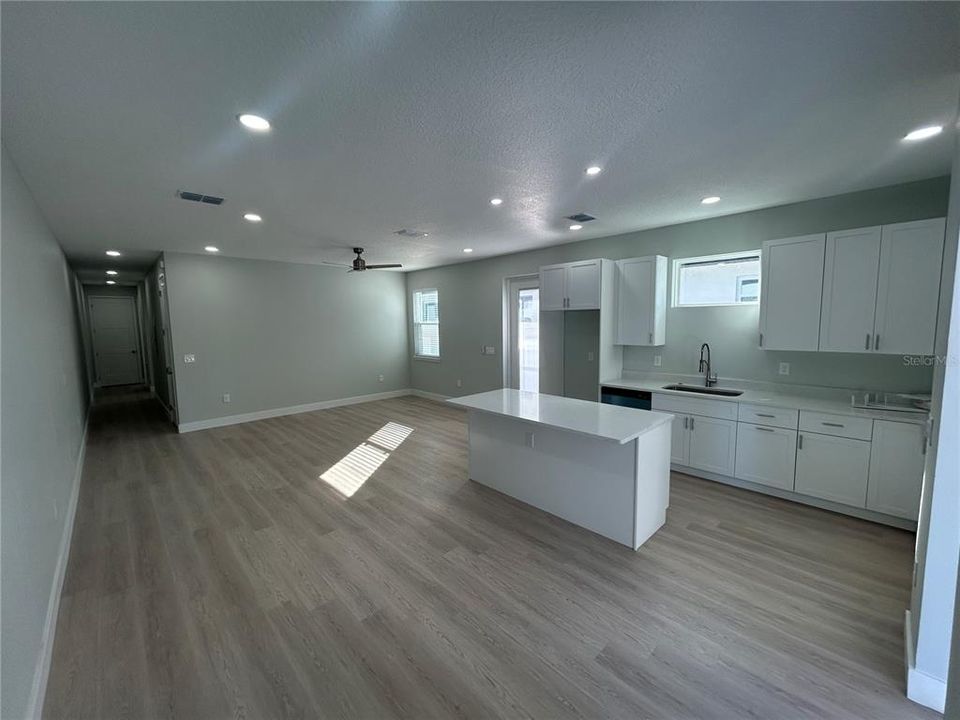 出租: $1,875 (2 贝兹, 2 浴室, 1229 平方英尺)