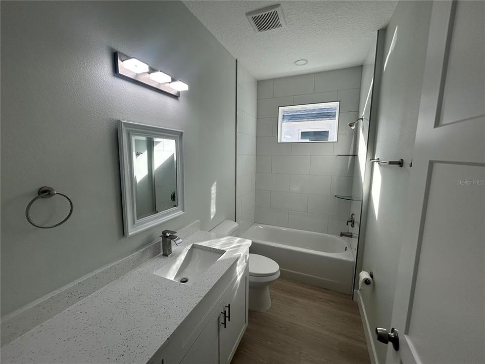 出租: $1,875 (2 贝兹, 2 浴室, 1229 平方英尺)