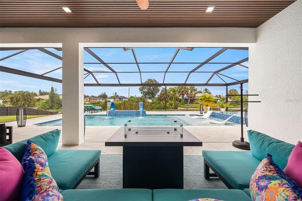 For Sale: $665,000 (3 beds, 3 baths, 1591 Square Feet)