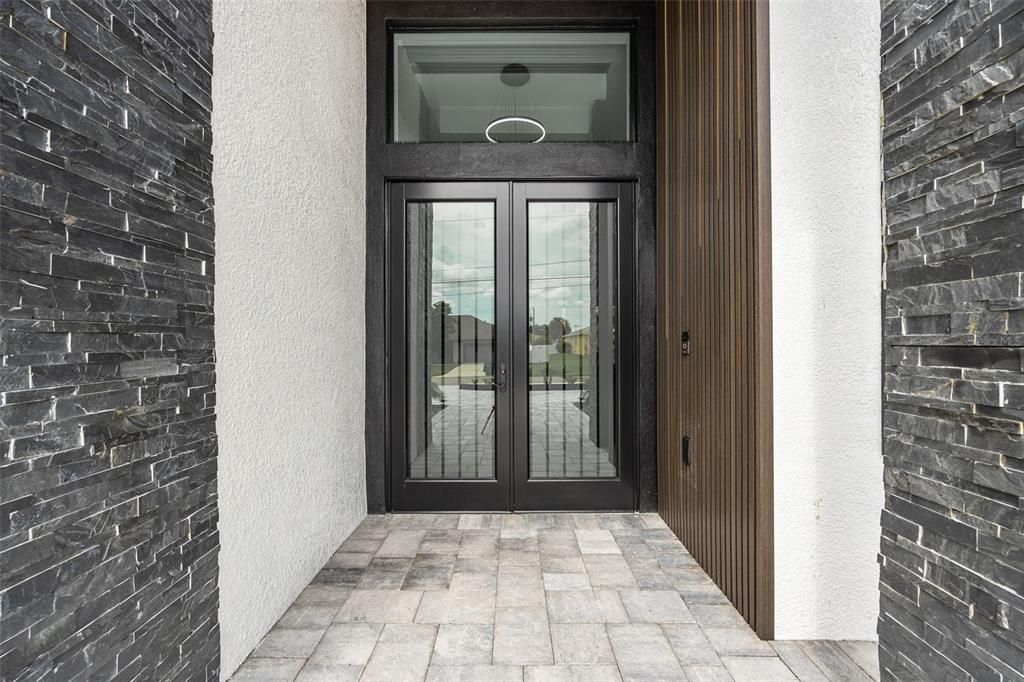 For Sale: $665,000 (3 beds, 3 baths, 1591 Square Feet)