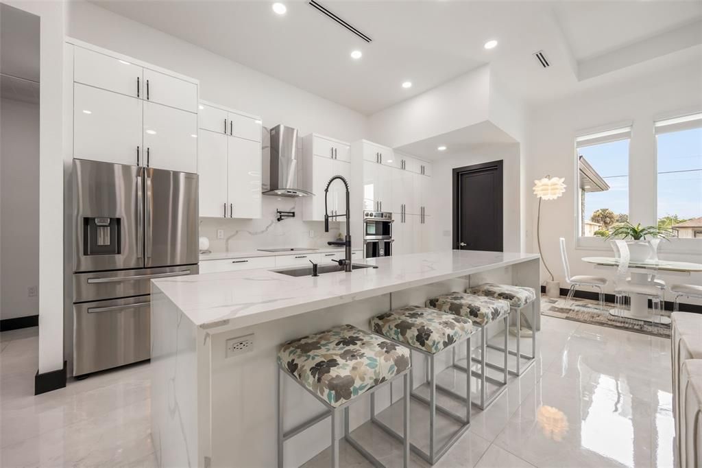 For Sale: $665,000 (3 beds, 3 baths, 1591 Square Feet)