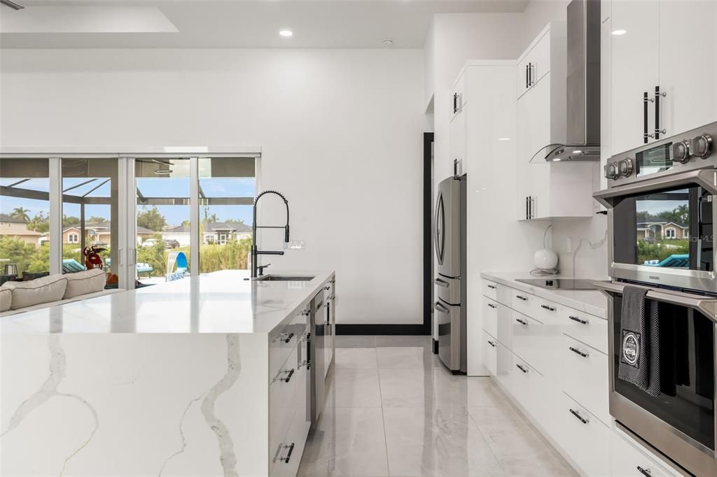 For Sale: $665,000 (3 beds, 3 baths, 1591 Square Feet)