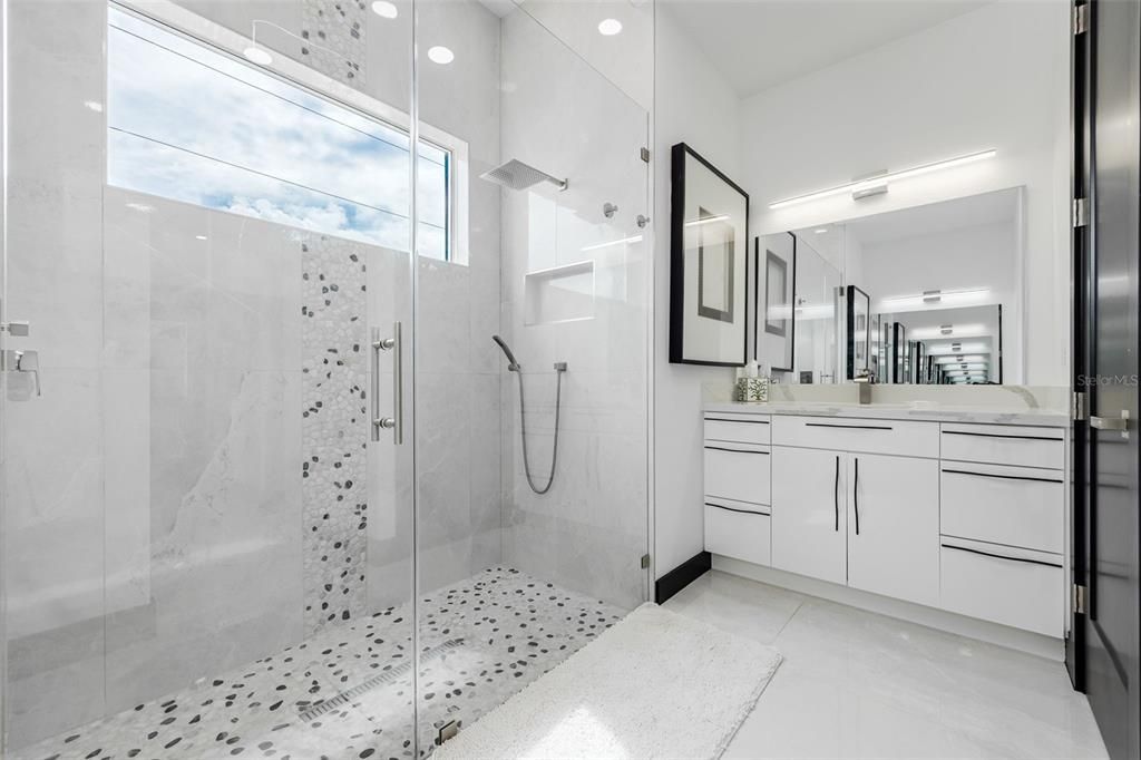 For Sale: $665,000 (3 beds, 3 baths, 1591 Square Feet)