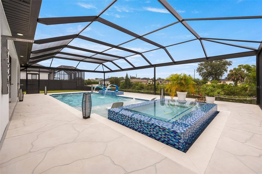 For Sale: $665,000 (3 beds, 3 baths, 1591 Square Feet)