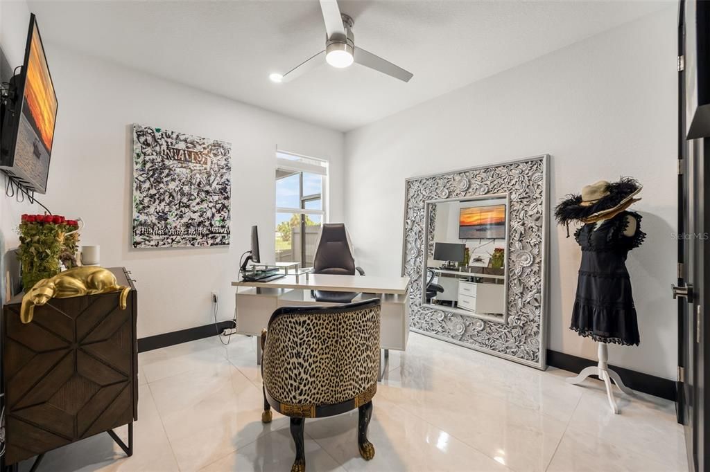 For Sale: $665,000 (3 beds, 3 baths, 1591 Square Feet)