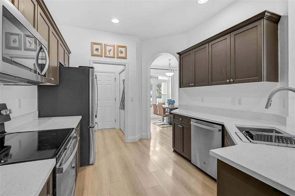 Activo con contrato: $450,000 (3 camas, 2 baños, 1565 Pies cuadrados)