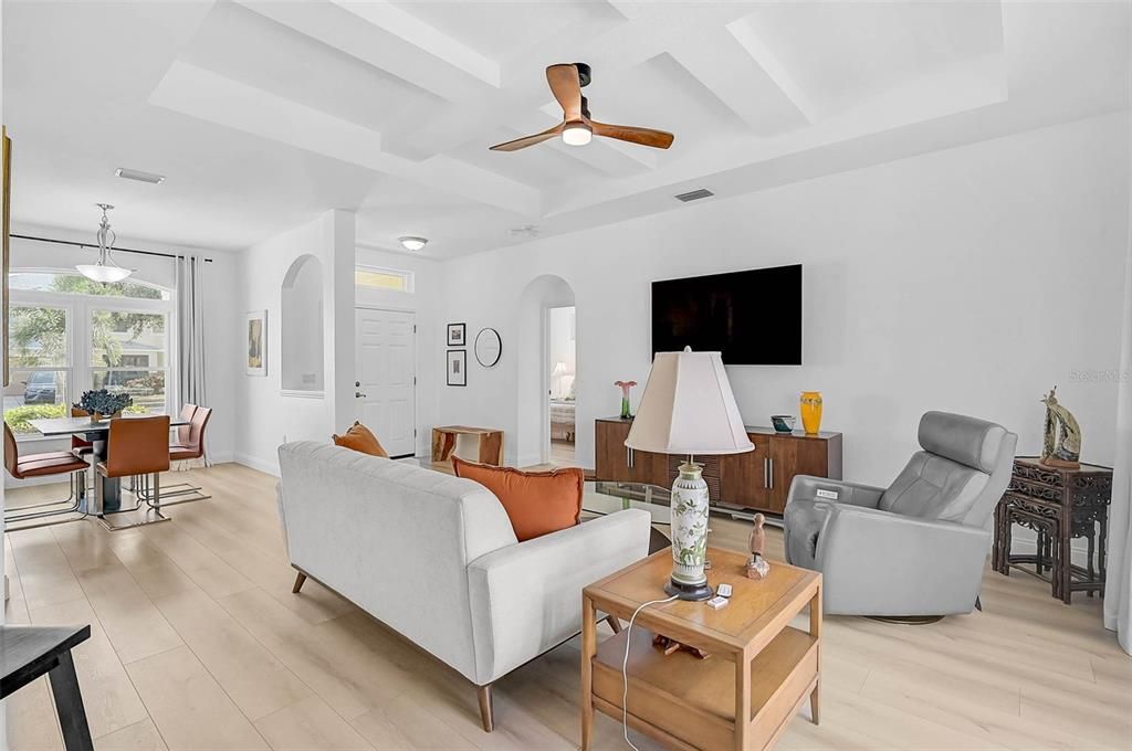 Activo con contrato: $450,000 (3 camas, 2 baños, 1565 Pies cuadrados)