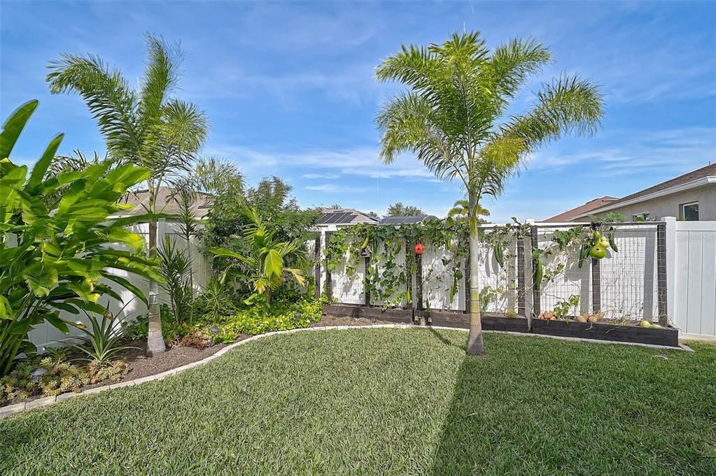 Activo con contrato: $450,000 (3 camas, 2 baños, 1565 Pies cuadrados)