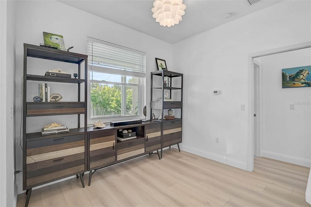 Activo con contrato: $450,000 (3 camas, 2 baños, 1565 Pies cuadrados)