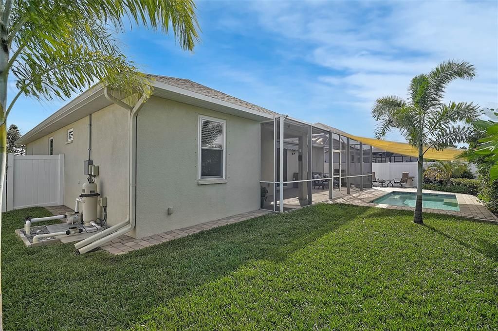 Activo con contrato: $450,000 (3 camas, 2 baños, 1565 Pies cuadrados)