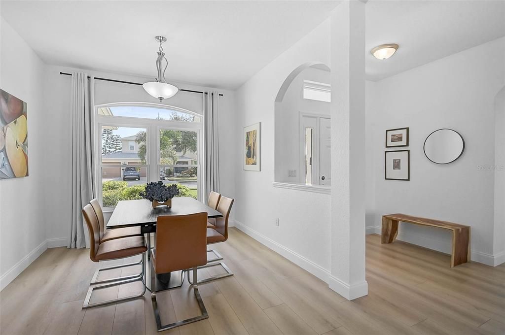 Activo con contrato: $450,000 (3 camas, 2 baños, 1565 Pies cuadrados)