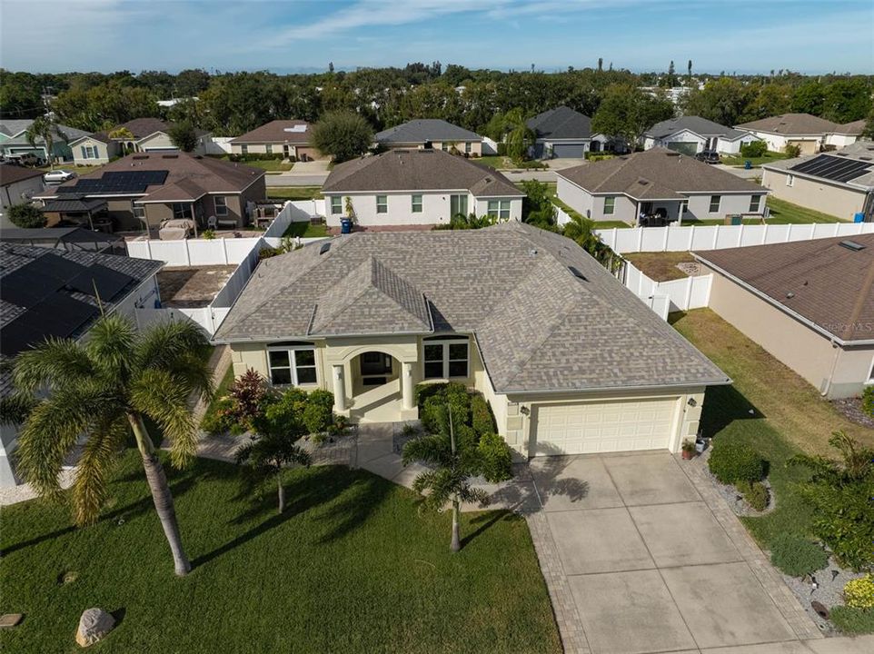 Activo con contrato: $450,000 (3 camas, 2 baños, 1565 Pies cuadrados)