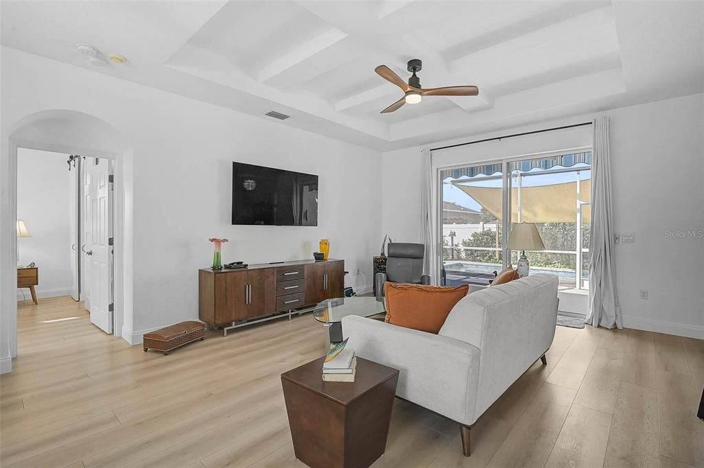 Activo con contrato: $450,000 (3 camas, 2 baños, 1565 Pies cuadrados)