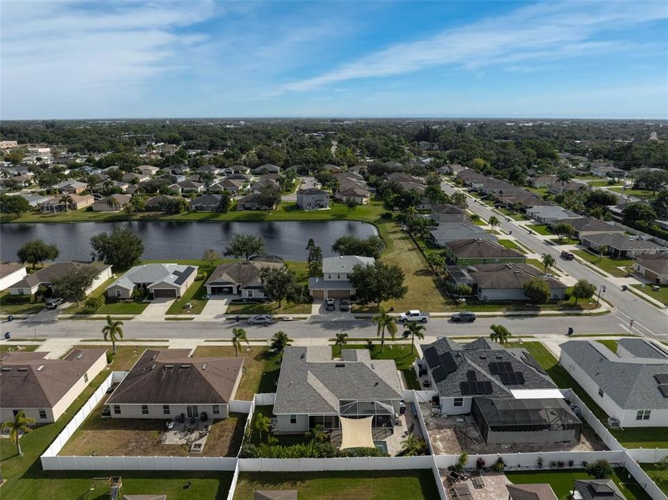 Activo con contrato: $450,000 (3 camas, 2 baños, 1565 Pies cuadrados)