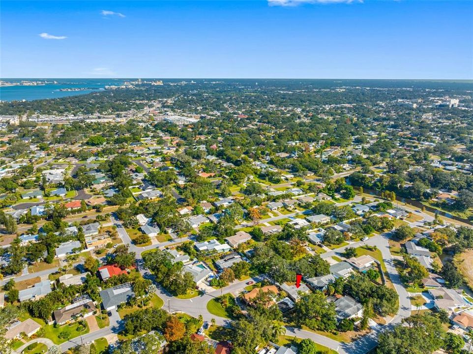 На продажу: $400,000 (2 спален, 2 ванн, 1214 Квадратных фут)