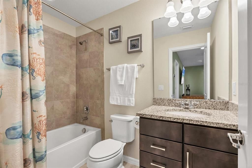 На продажу: $560,000 (4 спален, 3 ванн, 2200 Квадратных фут)